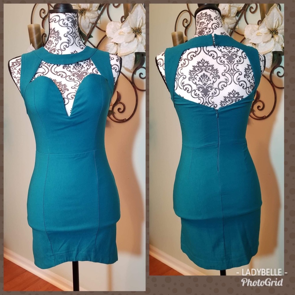👗 Sexy Teal Form-fitting Dress 👗